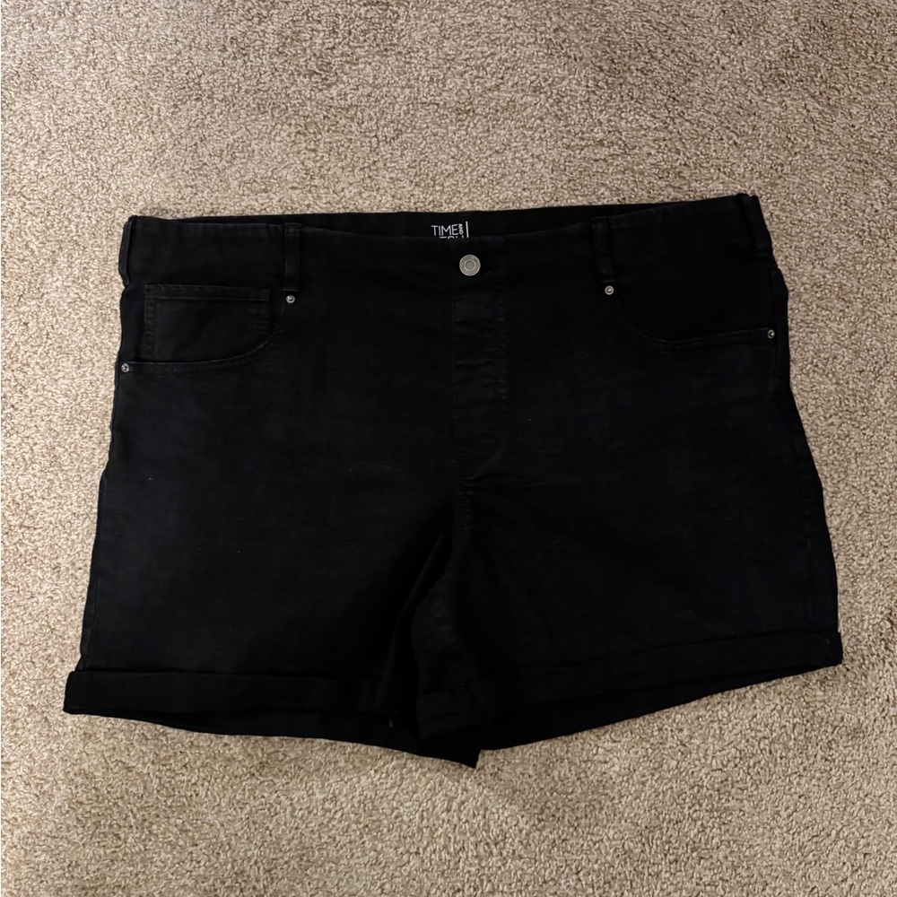 Time and Tru Size XXL Black Denim Shorts
